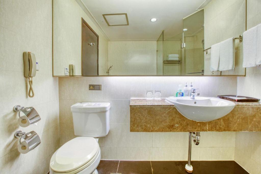 Qingdao Blue Horizon Hotel - Laoshan Exterior foto